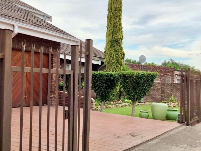 To Let 5 Bedroom Property for Rent in Douglas Northern Cape